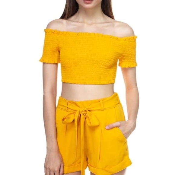 Self-Tie Cuffed Mini Shorts - Picture 3 of 3